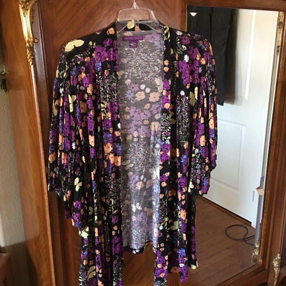 Beverly Drive Pretty Floral jacket 24-26W